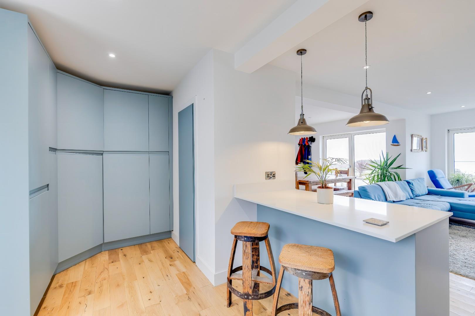 Seaview Drive, Ogmore-By-Sea, Vale of Glamorgan, CF32 0PB